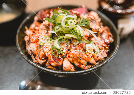 Roast meat, beef, sliced meat, risotto, Pork, beef, meat, rice, Donburimono 38027723
