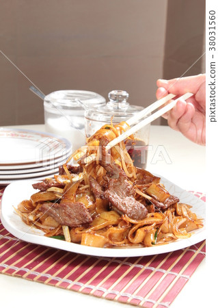 fried noodles fried noodles 38031560