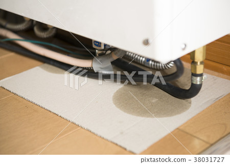 Boiler oil leak Boiler oil leak 38031727