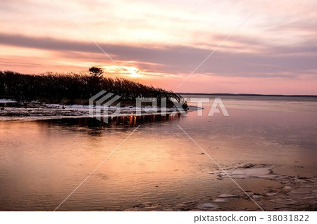 在深冬Narlawala的日落 在深冬Narlawala的日落 38031822