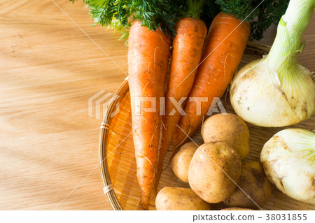 胡蘿蔔土豆洋蔥 38031855