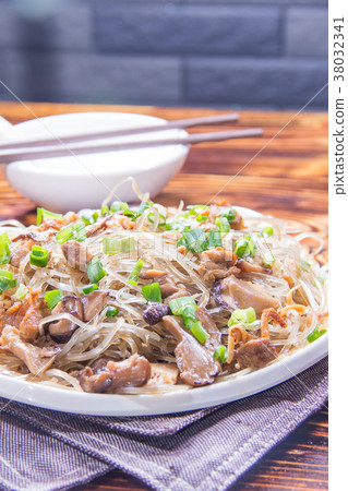 fried noodles fried noodles 38032341