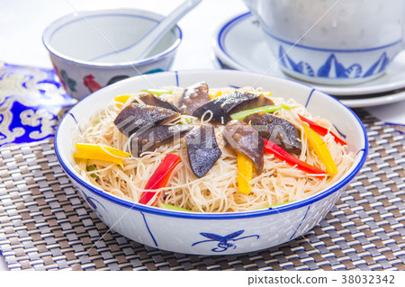 fried noodles 38032342