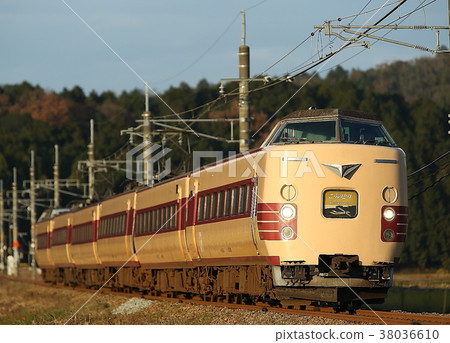 JR West 381 Series Limited Express Kotori 38036610