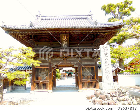 The 48th Nishirinji Temple gate 38037888