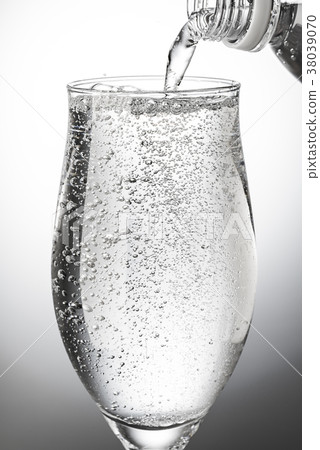 Carbonated water Carbonated water 38039070