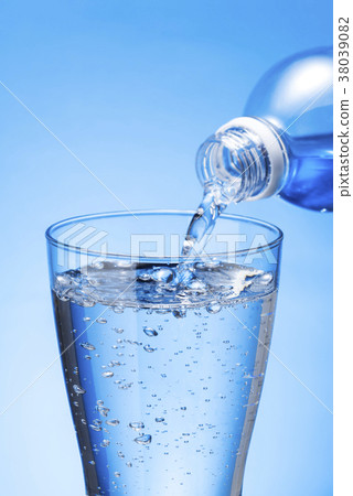 碳酸水 碳酸水 38039082