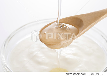 Yogurt covered with oligosaccharides 38039139