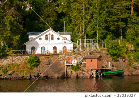 The water pumping station and the house. Karelia The water pumping station and the house. Karelia 38039327