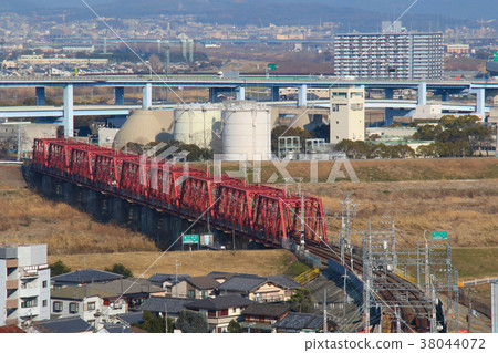 Keihan Electric Railway Keihan Main Line Kizugawa Bridge (Modernization Industrial Heritage) Passing Series 2400 38044072