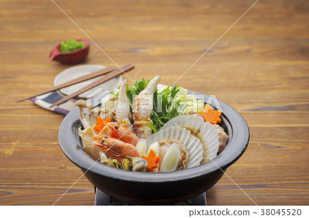 Seafood hot pot 38045520