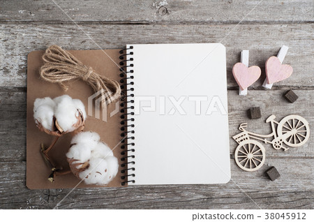 Empty notebook, lifestyle 38045912