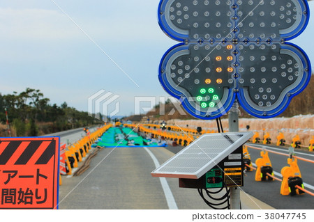 施工image_路障_道路施工 38047745