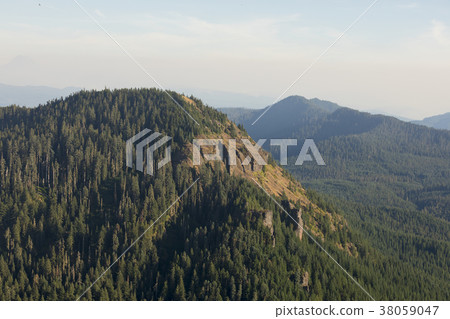 Iron Mountain Hike in Oregon 38059047