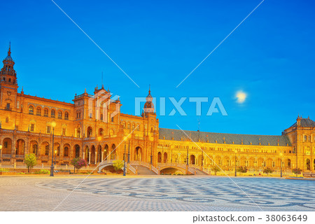 Spain Square (Plaza de Espana) 38063649