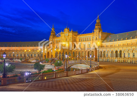 Spain Square (Plaza de Espana) 38063650