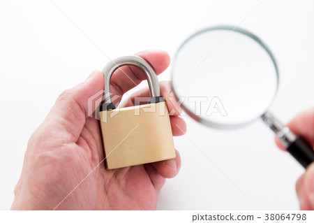 Key and loupe 38064798