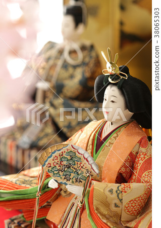 A doll A doll 38065303