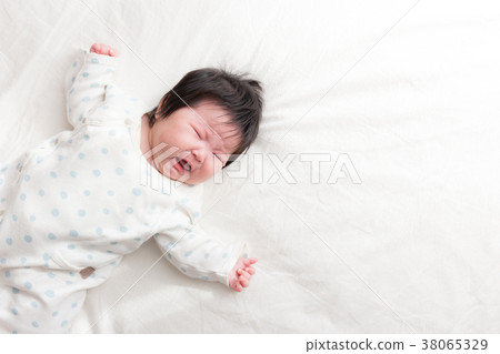 寶貝哭了 38065329