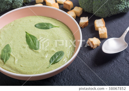 Cream soup with broccoli and baby spinach Cream soup with broccoli and baby spinach 38067852