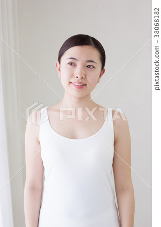 young woman young woman 38068182