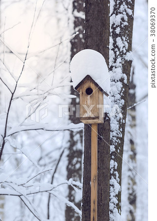 Birdhouse or nesting box Birdhouse or nesting box 38069370