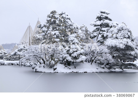 Kenroku en garden winter 38069867