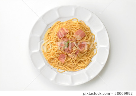 Pasta spaghetti italy carbonara noodles food food itaita italian food bacon 38069992