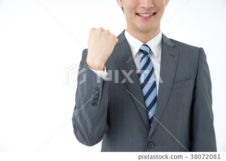 打膽量姿勢的商人 打膽量姿勢的商人 38072081