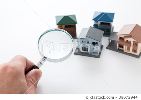 A house 38072944