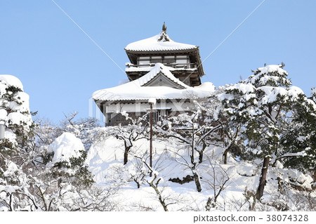 Maruoka Castle in heavy snowfall in 2018 (Maruoka Town, Sakai City, Fukui Prefecture) Maruoka Castle in heavy snowfall in 2018 (Maruoka Town, Sakai City, Fukui Prefecture) 38074328
