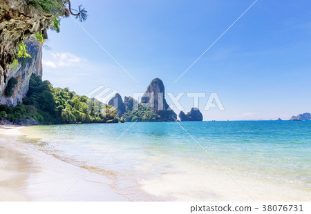 Popular travel tropical karst rocks Tonsai Popular travel tropical karst rocks Tonsai 38076731