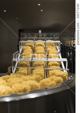 Instant noodles in production center 38077200