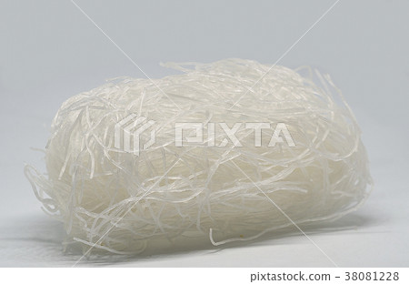 vermicelli on white background. 38081228