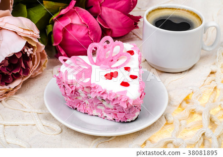 Delightful, luxury, romantic cake in the form Delightful, luxury, romantic cake in the form 38081895