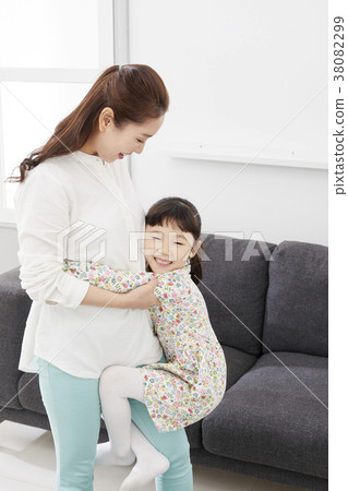Housing, Life, Family, Mother, Daughter, Korean 38082299