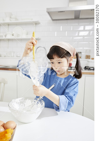 Cooking, Children, Korean 38082370