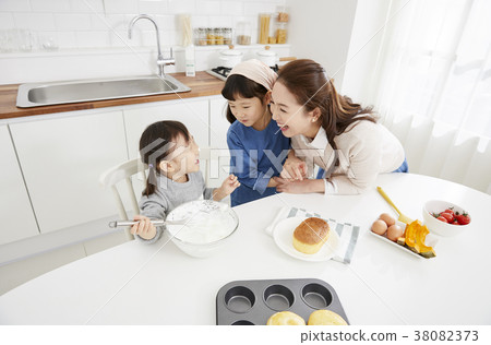 Cooking, Mother, Daughter, Korean Cooking, Mother, Daughter, Korean 38082373