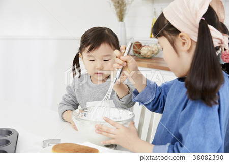 Cooking, Children, Korean 38082390