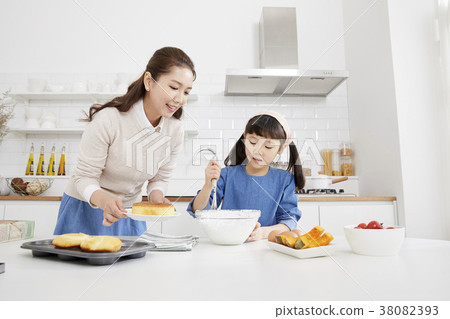 Cooking, Mother, Daughter, Korean 38082393