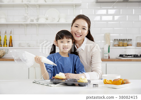 Cooking, Mother, Daughter, Korean Cooking, Mother, Daughter, Korean 38082415