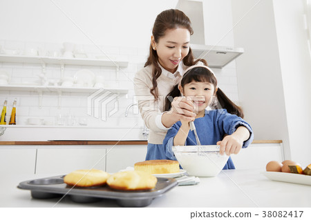 Cooking, Mother, Daughter, Korean Cooking, Mother, Daughter, Korean 38082417