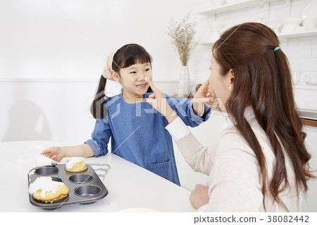 Cooking, Mother, Daughter, Korean Cooking, Mother, Daughter, Korean 38082442