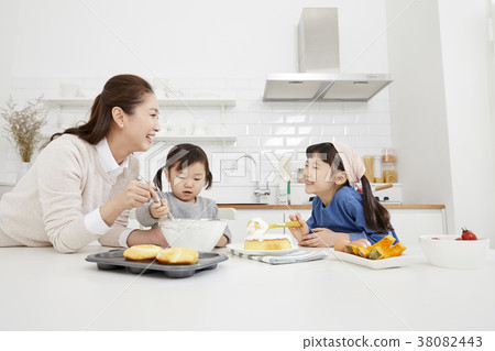 Cooking, Mother, Daughter, Korean Cooking, Mother, Daughter, Korean 38082443