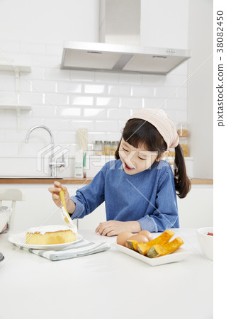 Cooking, Children, Korean 38082450