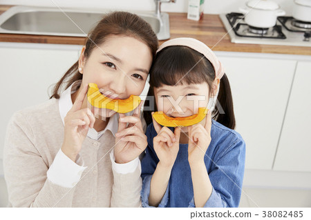 住房，生活，家庭，母親，女兒，韓國人 38082485