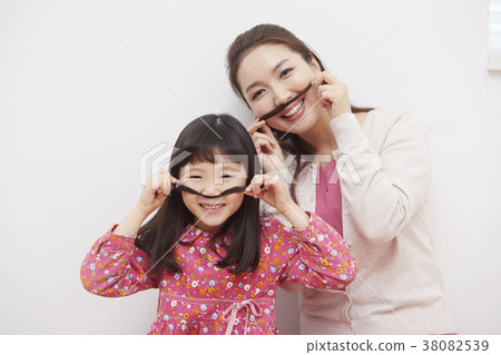 Housing, Life, Family, Mother, Daughter, Korean Housing, Life, Family, Mother, Daughter, Korean 38082539