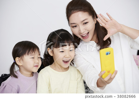 Housing, Life, Family, Mother, Daughter, Korean 38082666