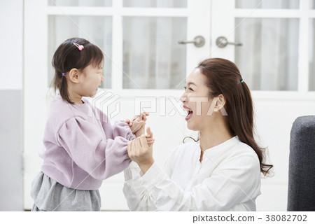 Housing, Life, Family, Mother, Daughter, Korean 38082702