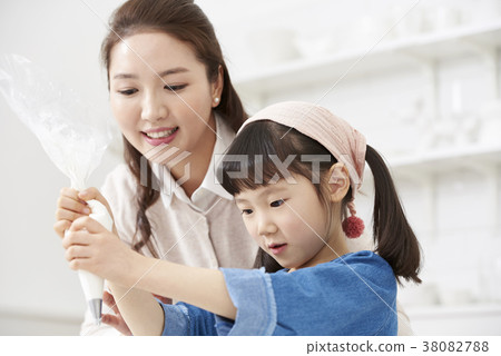 Cooking, Mother, Daughter, Korean Cooking, Mother, Daughter, Korean 38082788